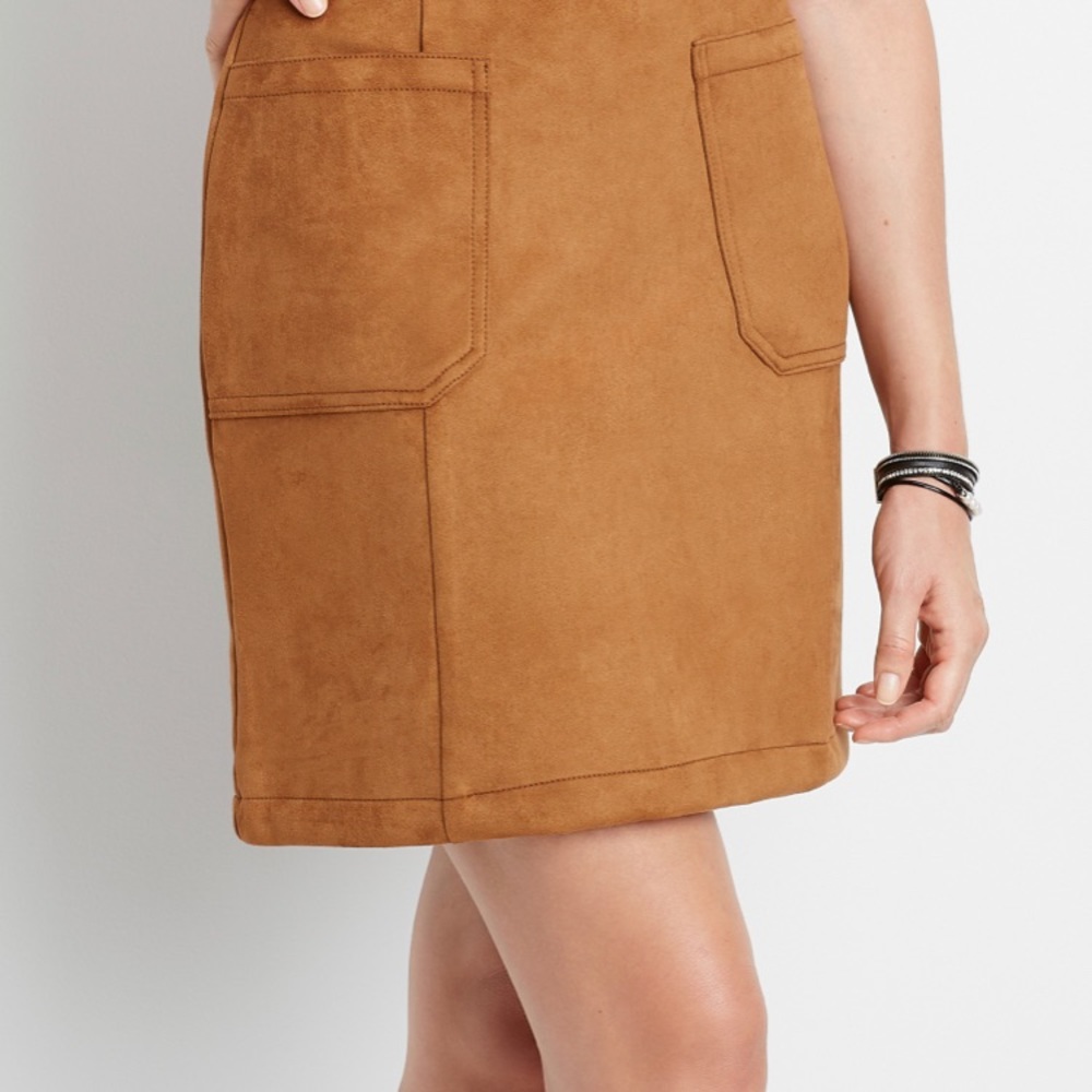NWT Maurices high rise Faux suede skirt si…